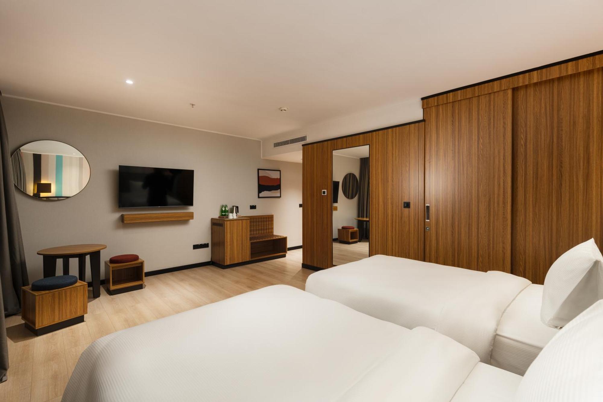Ramada Encore By Wyndham Tashkent Exterior photo